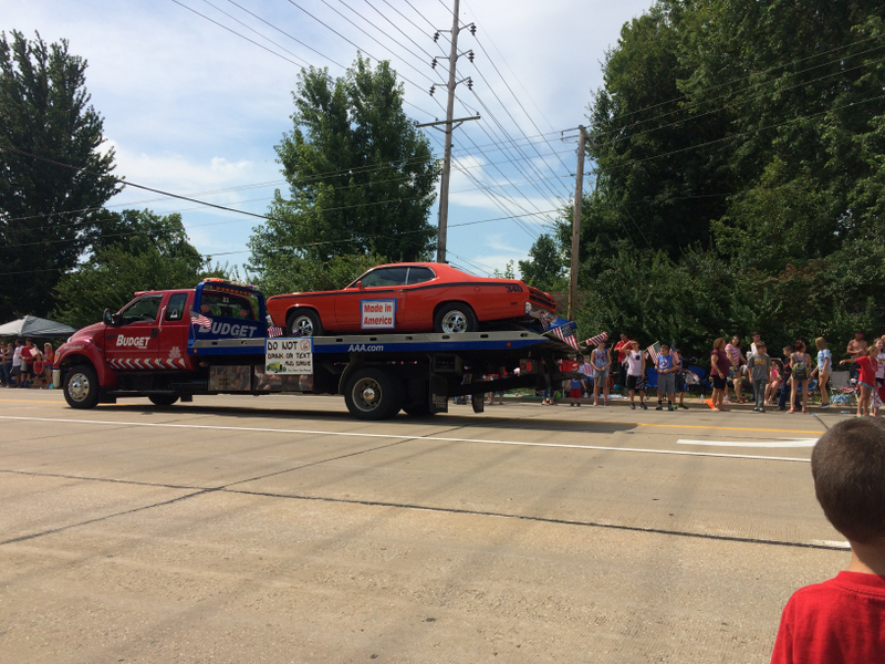 Illustration for article titled Independence Day Parade - the cars